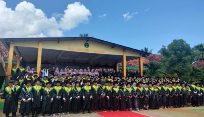 Lepas Pisah Siswa Siwi SMA Negeri 1 Arjasa Dengan Tema ” Wujudkan Asa, Menggapai Cita