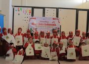 Tanamkan semangat Pejuang di Hari Kemerdekaan RI, Murid KB TK Nurul Falah Kenakan Batik Ecoprint