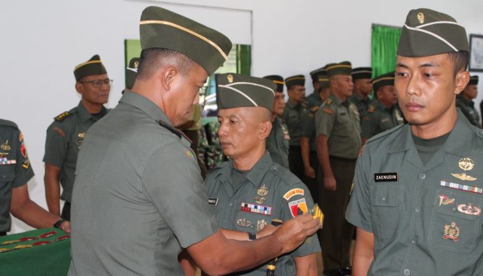Kodim 0830/Surabaya Utara Menggelar Upacara Korps Raport Kenaikan Pangkat
