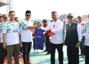 Disela Kompetisi Askab PSSI Sidoarjo, Gus Muhdlor Bagikan 30 Set Jersey