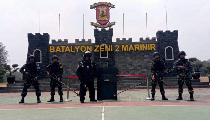 Yonzeni 2 Marinir Berikan Pengetahuan Dasar Alsus Jihandak Kepada Siswa Diktukba Zeni Angkatan LIV