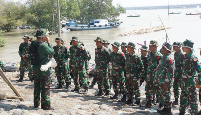 Kodiklatal Jadikan Tambak Wedi Surabaya Sasaran Latihan Penanggulangan Bencana Alam Pesisir