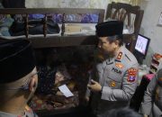 Jumat Curhat Kapolda Jatim Libatkan Tim Dokter Kepolisian Periksa Warga yang Sakit