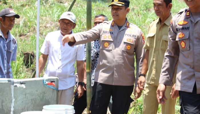 Polres Tulungagung Serahkan Bantuan Sumur Bor Untuk Warga Pucanglaban