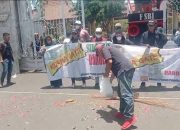 Para Caleg Orang Dekat Gus Muhdlor Diduga Pakai KURMA Jadi Alat Raup Suara*