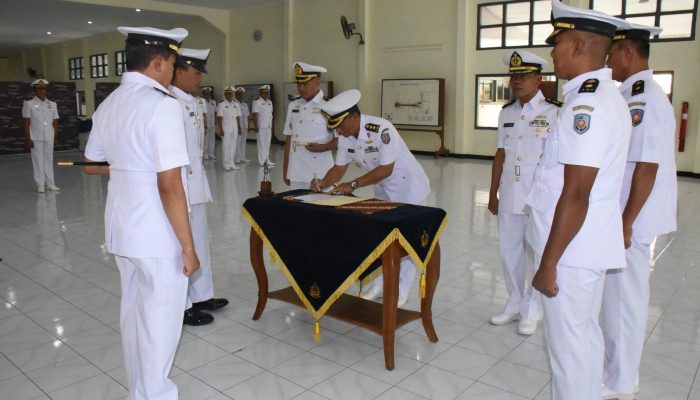 Danpusdiktek Pimpin Sertijab Komandan Sebatek dan Komandan Setatek