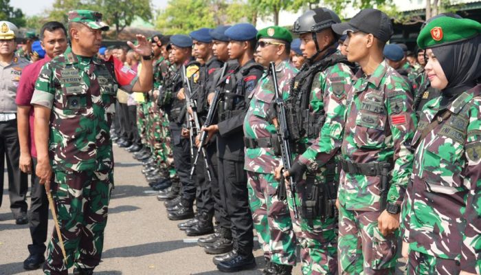 Apel Gelar Pasukan Pengamanan VVIP, Menjelang Kedatangan RI 3 dan RI 4 di Surabaya