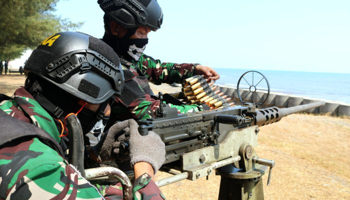 Jaga Profesionalitas, Siswa Pusdikpel Kodiklatal Lattek Menembak Meriam dan Demolisi