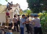 Aksi Polisi Sulap Gubuk Seorang Nenek Jadi Rumah Layak Huni