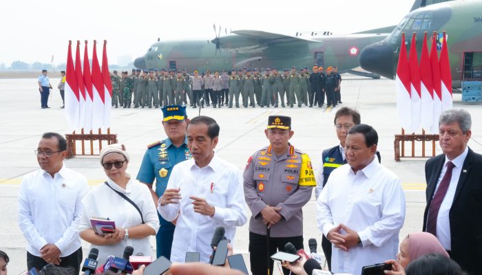 Kapolri Dampingi Presiden Jokowi Kirim Bantuan Tahap Awal ke Gaza