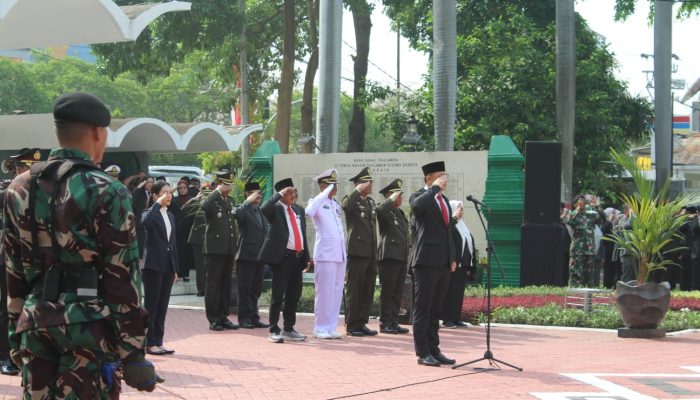 Kenang Kembali Jasa Pahlawan Di Ziarah Nasional Dalam Memperingati Hari Pahlawan