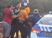 Seorang Laki – laki Hendak Bunuh Diri di Jembatan Semampir Kota Kediri