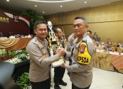 Polres Kediri Terima Penghargaan dari Kapolda Jatim Polres Raih Juara 1 Aplikasi Siap Semeru