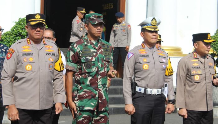 Wakili Danrem 084/BJ, Dandim Hadiri Acara Penyerahan Bodycam Oleh Kapolda Jatim Kepada Satlantas Polrestabes Surabaya
