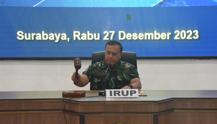 Kapokgadik Kodiklatal Resmi Tutup Kursus Bingsis dan Micro Teaching TNI AL