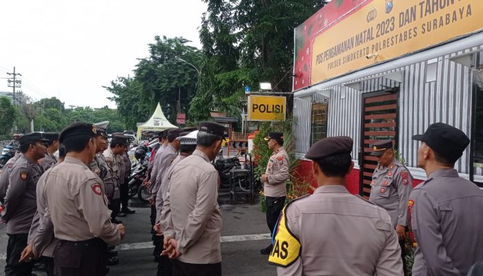 Polsek Simokerto Persiapkan Personil Keamanan Jelang Pergantian Tahun 2024