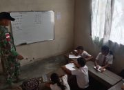 Mencerdaskan Anak-anak Perbatasan, Satgas Pamtas RI-Mly Yonarmed 16/TK Menjadi Tenaga Pendidik di Guntembawang