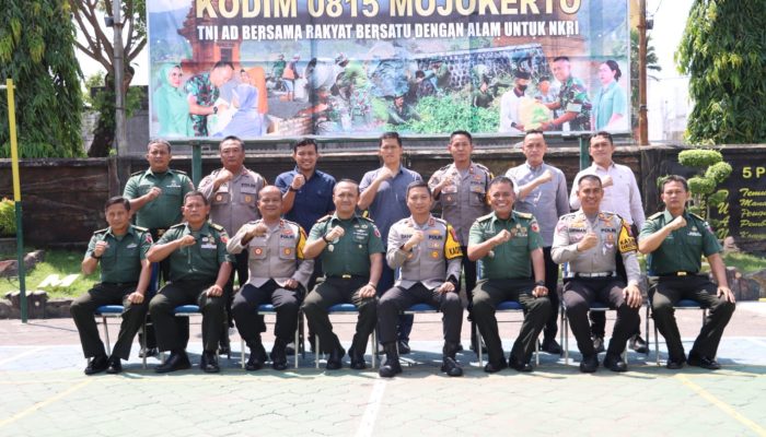 Tingkatkan Sinergitas dan Soliditas TNI-Polri, Kapolres Mojokerto Kota Silaturahmi ke Kodim 0815