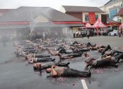 52 Anggota Polres Jember dan 1 ASN Mendapat Kenaikan Pangkat