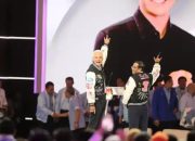 Dukung Industri Lokal, Ganjar-Mahfud Tampil Keren dengan Jaket Varsity di Debat Pamungkas