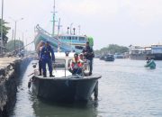 Distribusi Logistik Pemilu 2024 ke Pulau Gili Ketapang dengan Kapal Patroli