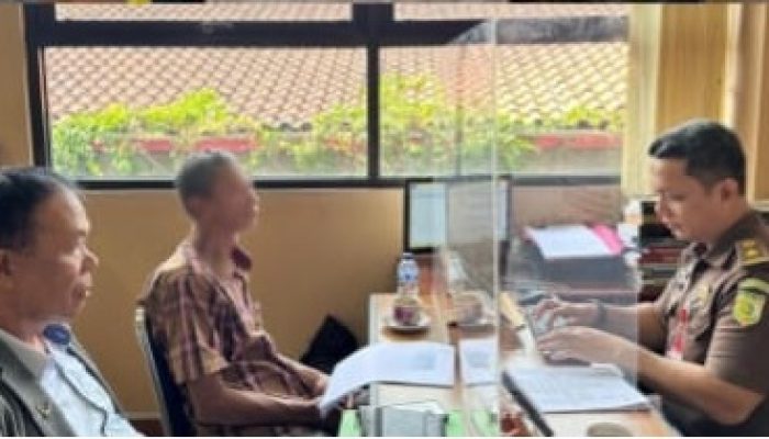 Kejari Bandung Lakukan Penahanan Terhadap AB dan S Terduga Kasus Korupsi di Pegadaian