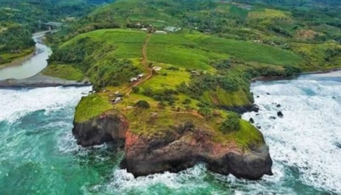 Pantai Puncak Guha Garut Selatan, Pesona Keindahan Pantai lndah Dari Atas Bukit