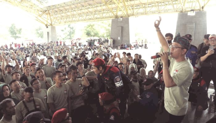 1000 Buruh Kabupaten Bandung Bubuhkan Tanda Tangan Dukung Kang DS 2 Periode