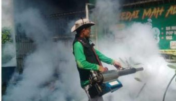 Cegah Penyebaran Demam Berdarah, Ormas FPI Dan HILMI Kabupaten Bandung Lakukan Fogging