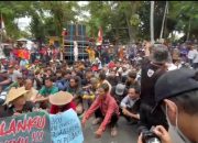 Kantor DPRD Tulungagung di Gruduk Warga, Kecam Kinerja PJ Bupati