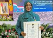 Hj.Emma Dety Raih Penghargaan Manggala Karya Kencana dari BKKBN