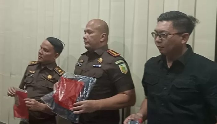 Kejari Kota Bandung Sita 74 Barang Bukti Dalam Penggeledahan di Kantor ULP Kota Bandung – Jabar