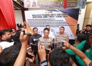 Buka Turnamen Bulutangkis Antar Media, Waka Polda Jatim dan Insan Pers Gelar Deklarasi Pilkada Damai