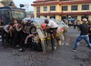 Personel Gabungan Polres Pasuruan Gelar Simulasi Sispamkota Siap Amankan Pilkada Serentak 2024