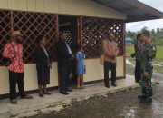 Komsos dengan Tokoh Agama Gereja Tertua di Kenyam, Dansatgas TNI Siap Fasilitasi Perbaikan Gereja