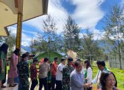 Satgas Yonif 323 Buaya Putih Ibadah Bersama Masyarakat Puncak
