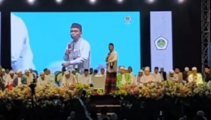 Ngaji Bersama Prof. H. Abdul Shomad Batubara, Lc., Ribuan Jamaah Padati Halaman Ponpes Al – Karimiyyah  Baraji .