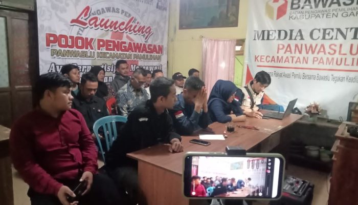 Unsur Pangawas Desa dan Kecamatan Pamulihan Ikuti Launching Pojok Pengawasan Pilkada