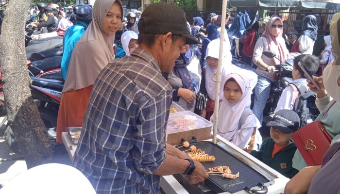 Ajaran Baru, Pedagang Jajanan Sekolah Mulai Tersenyum Lebar