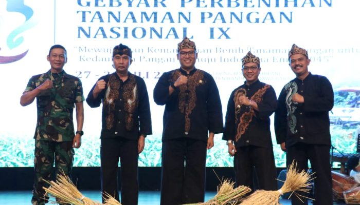 Bupati Bandung Sambut Kedatangan Wamen Pertanian RI Dalam Acara GPTPN IX/2024
