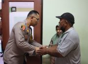 Kapolres Probolinggo Kota Kunjungi Korban Laka Perlintasan Kereta Api, Beri Dukungan dan Doa
