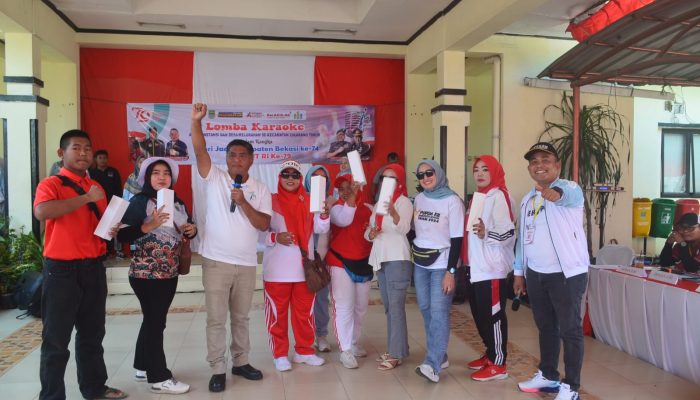 Meriahkan HUT Kab. Bekasi 74 dan RI 79, Warga Cikarang Timur Ikuti Lomba Karaoke Piala Camat