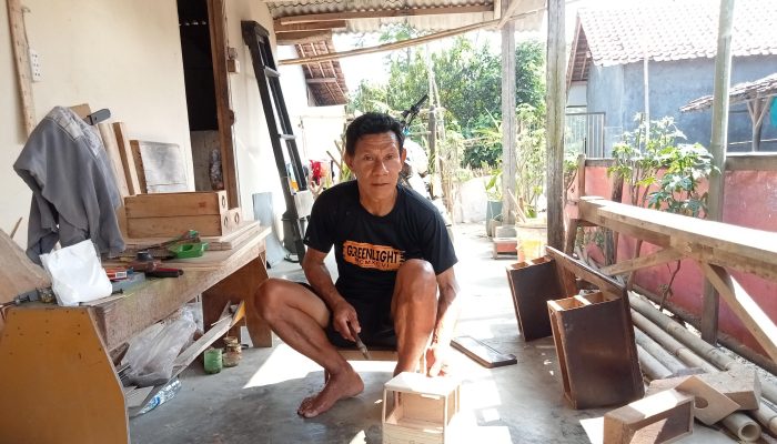 Berawal Iseng Pengrajin Limbah Kayu Sukses Hasilkan Karya Miniatur Mobil, Kini Mereka Butuh Uluran Permodalan