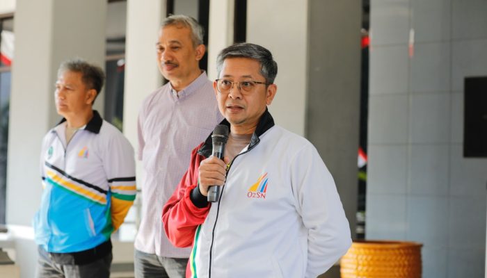 Plh Kadisdik Jawa Barat, M. Ade Afriandi Lepas Kontingen O2SN SMA & SMK 2024 ke Tingkat Nasional