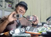 Mengenal penggemar Handphone Jadul Di Ngawi.