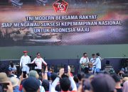 HUT ke-79 TNI, Panglima dan Kapolri Hibur Warga dengan Nyanyi Bareng