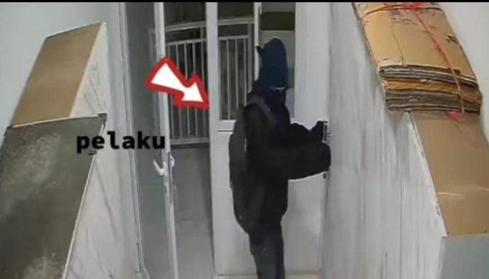 Mantan Karyawan Koperasi Nekat Curi Ratusan Kartu ATM Dikantor Lamanya, Aksinya Terekam CCTV