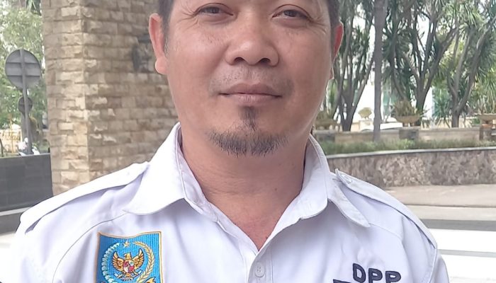 Antisipasi Musim Penghujan Kades Bojongsari Giatkan Kebersihan Lingkungan