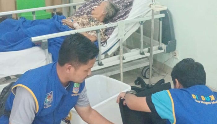 Tim Relawan Kesehatan (TRK) Cikarang Timur Berhasil Dampingi Warga Yang Sakit Parah Hingga Dirawat di RSUD Bekasi