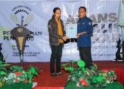 Delapan Tokoh Menerima Penghargaan Dari (AJS)Salah Satunya Fauzi As Terima Penghargaan Sebagai Tokoh Pemerhati Publik